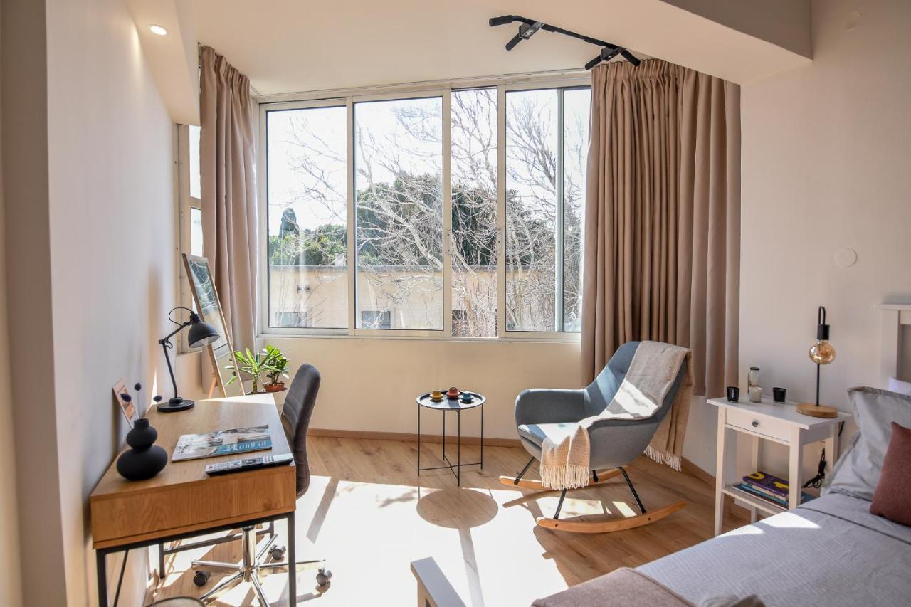 Gravity Downtown Scandi Apartment *